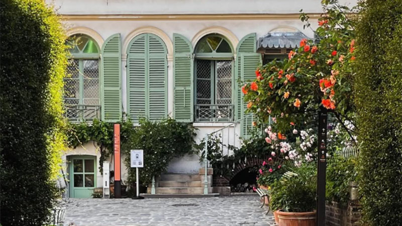 Facade of the Museum of Romantic Life